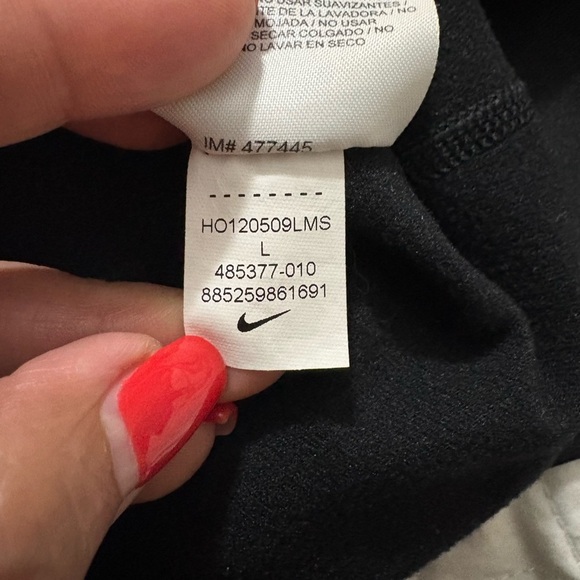 Woman’s Nike Pro Thermal Dri-FIT Long Sleeve Crew Top with Thumbholes. Size L - Picture 13 of 13